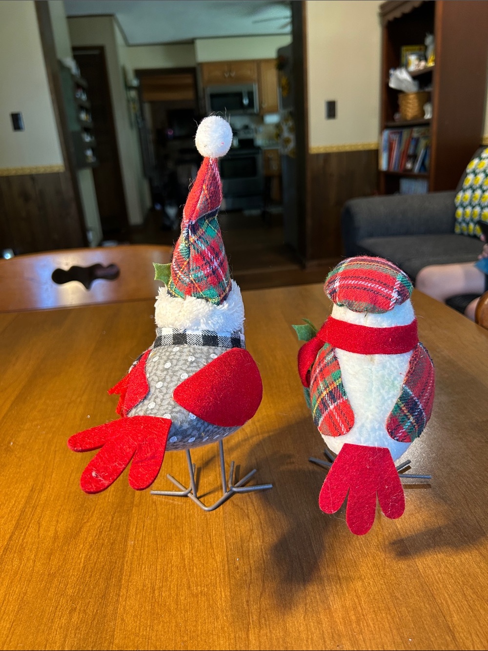 Festive Red & Gray Holiday Bird Figurine - Unbranded - Picture 6 of 7